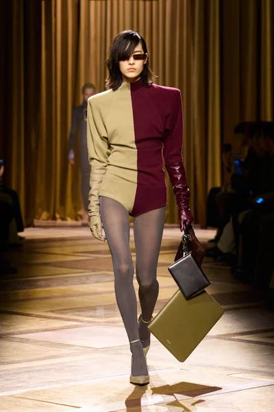 Look 14